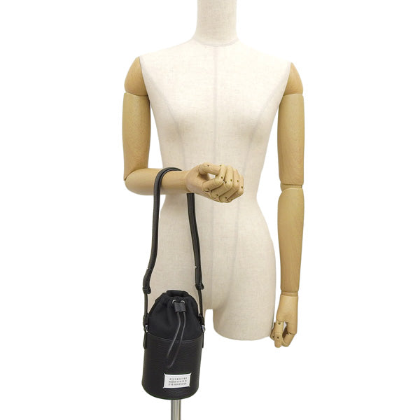 メゾンマルジェラ バッグ レディース ショルダーバッグ レザー キャンバス ブラック S56WG0164P43488013 Maison Margiela 母の日　土日祝も毎日発送します